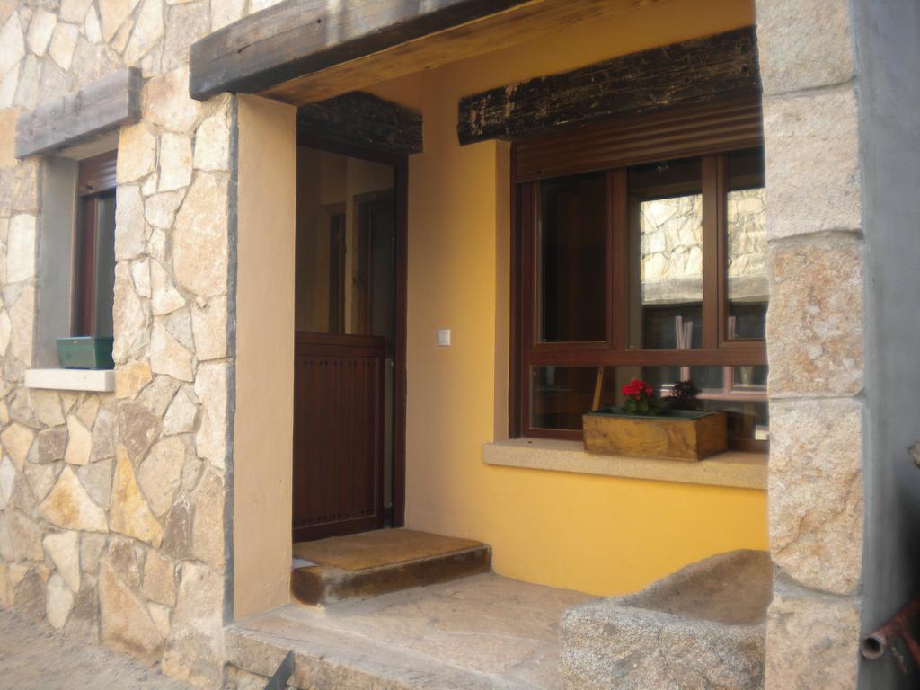 Hostal Rural Las Cuatro Calles San Martín del Pimpollar Exterior foto