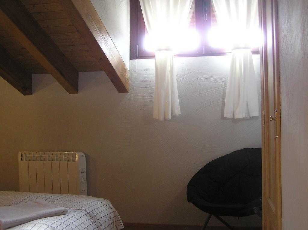 Hostal Rural Las Cuatro Calles San Martín del Pimpollar Exterior foto